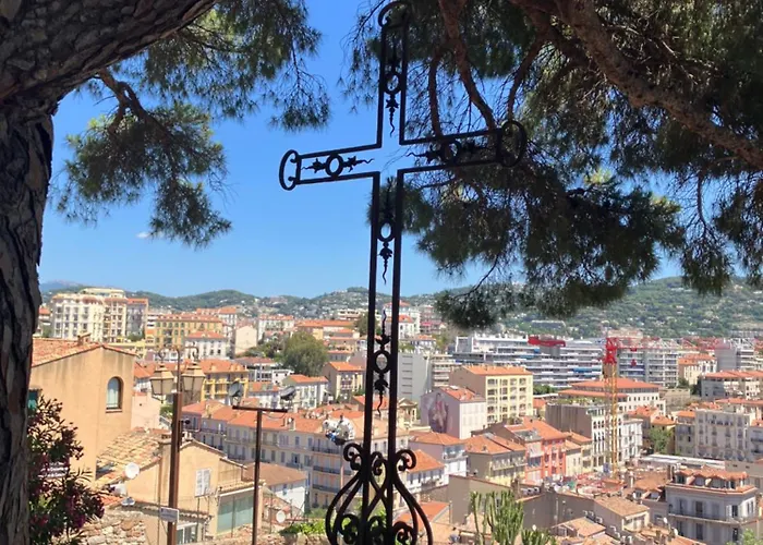 A Quartier Du Suquet