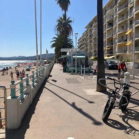 A Quartier Du Suquet * 戛纳